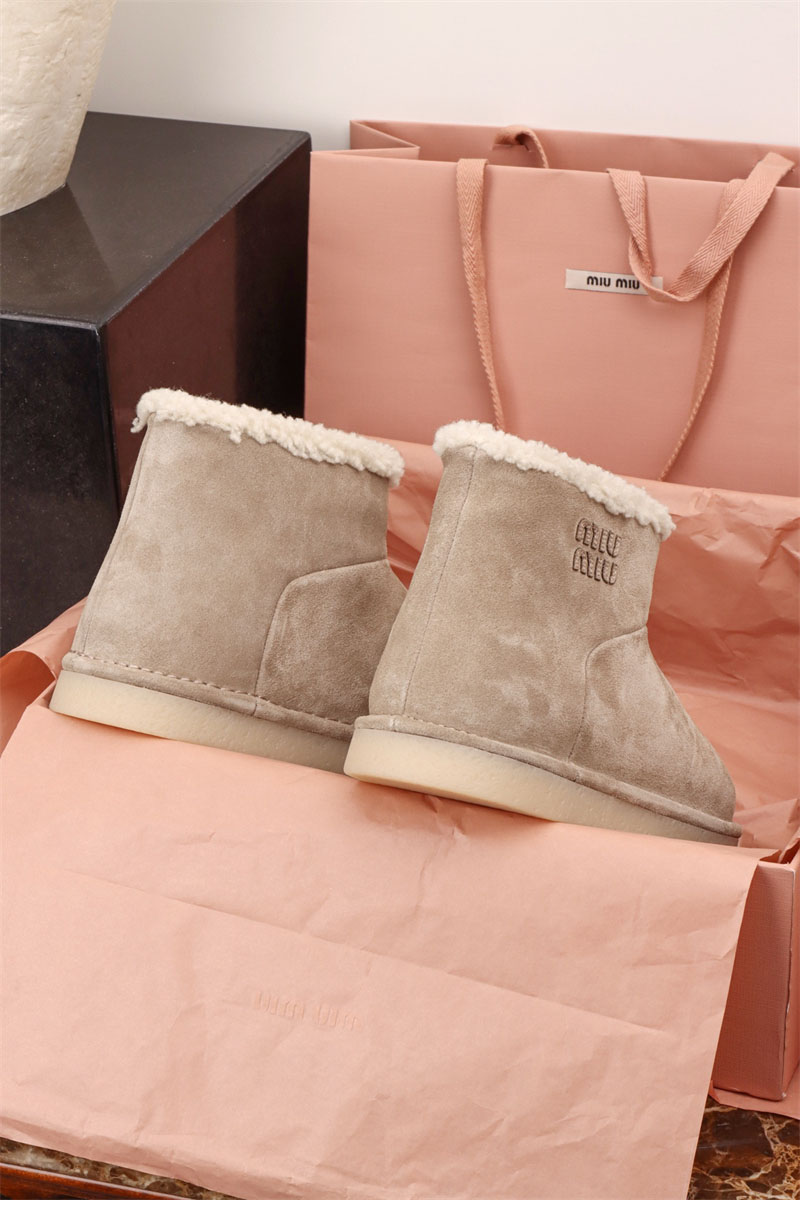 미우미우 스웨이드 시어링 앵클 부츠