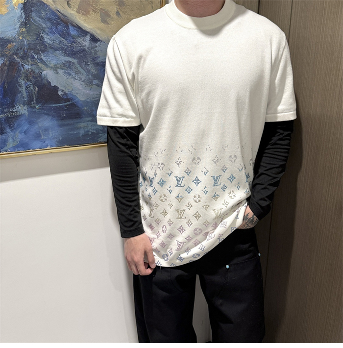 루이비통 25SS 모노그램 그라디언트 반팔 티셔츠