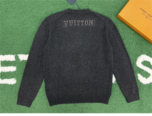 루이비통 스터드LV 엠벨리시드 롱 슬리브드 메리노 울 크루넥