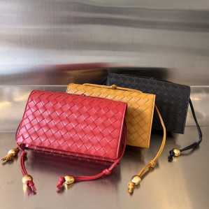 보테가베네타 트리오 파우치 온 스트랩 “ 3COLOR ”