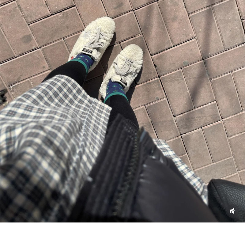 골든구스 슈퍼스타 시어링 패널 글리터 스니커즈