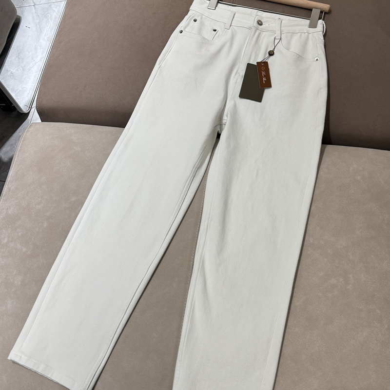 로로피아나 화이트 데님 배기 팬츠