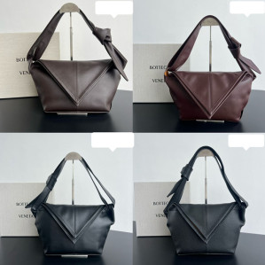 보테가베네타 미디엄 소이어 백 815807