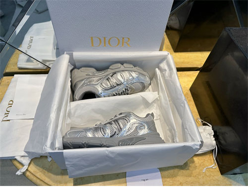 디올 크로노 Chrono 스니커즈