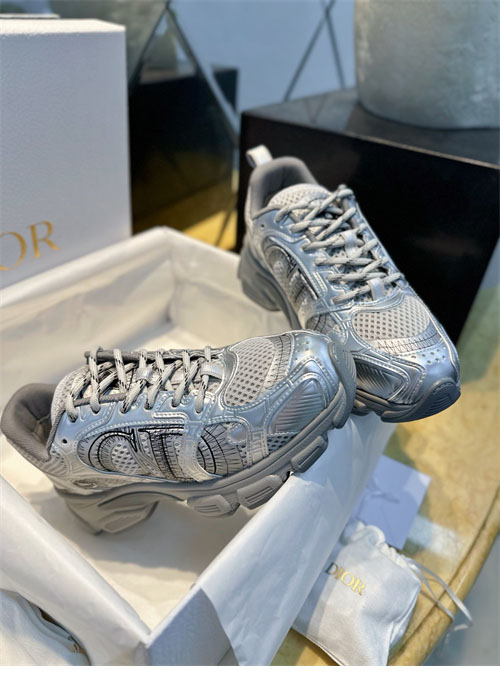 디올 크로노 Chrono 스니커즈