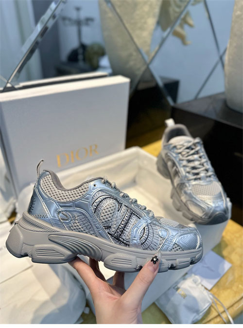 디올 크로노 Chrono 스니커즈