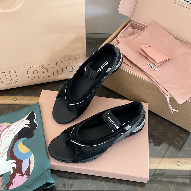 미우미우 김나지움 기능성 통 발레리나 블랙/그레이