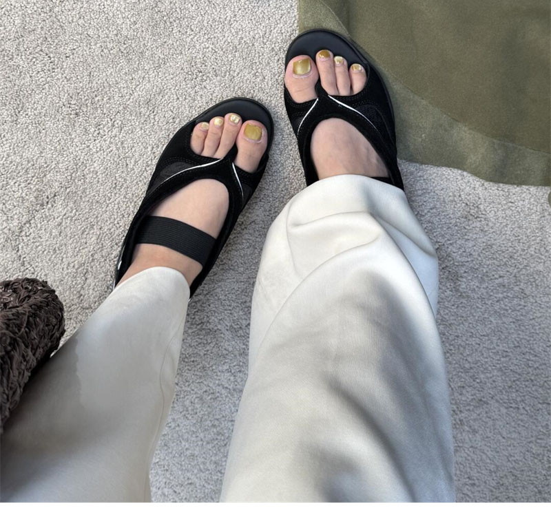 미우미우 김나지움 기능성 통 발레리나 블랙/그레이