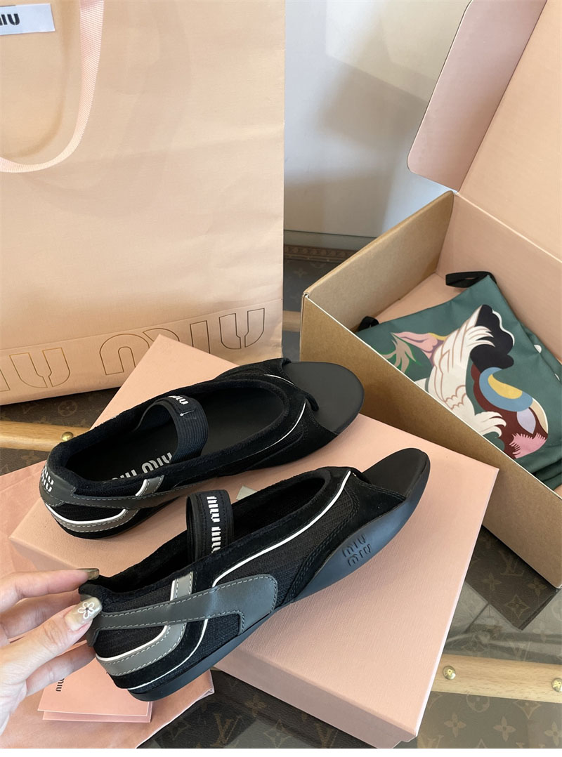 미우미우 김나지움 기능성 통 발레리나 블랙/그레이