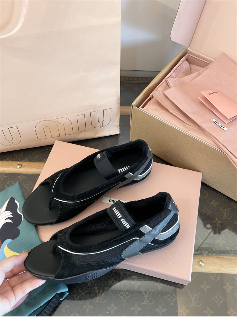 미우미우 김나지움 기능성 통 발레리나 블랙/그레이