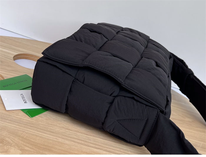 보테가 베네타 패디드 테크 카세트 백 “ 3COLOR ”