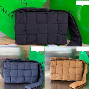 보테가베네타 패디드 테크 카세트 백 “ 3COLOR ”