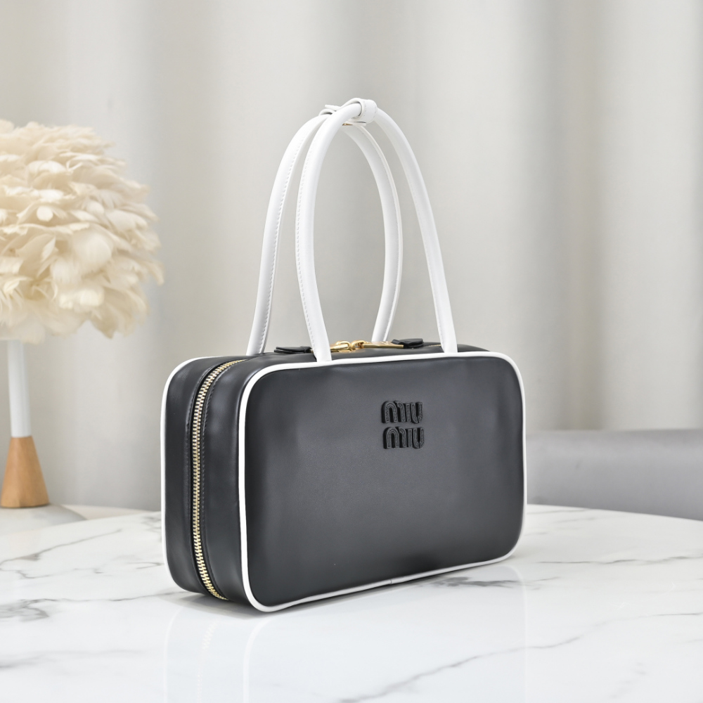 미우미우 Beau Leather Top Handle