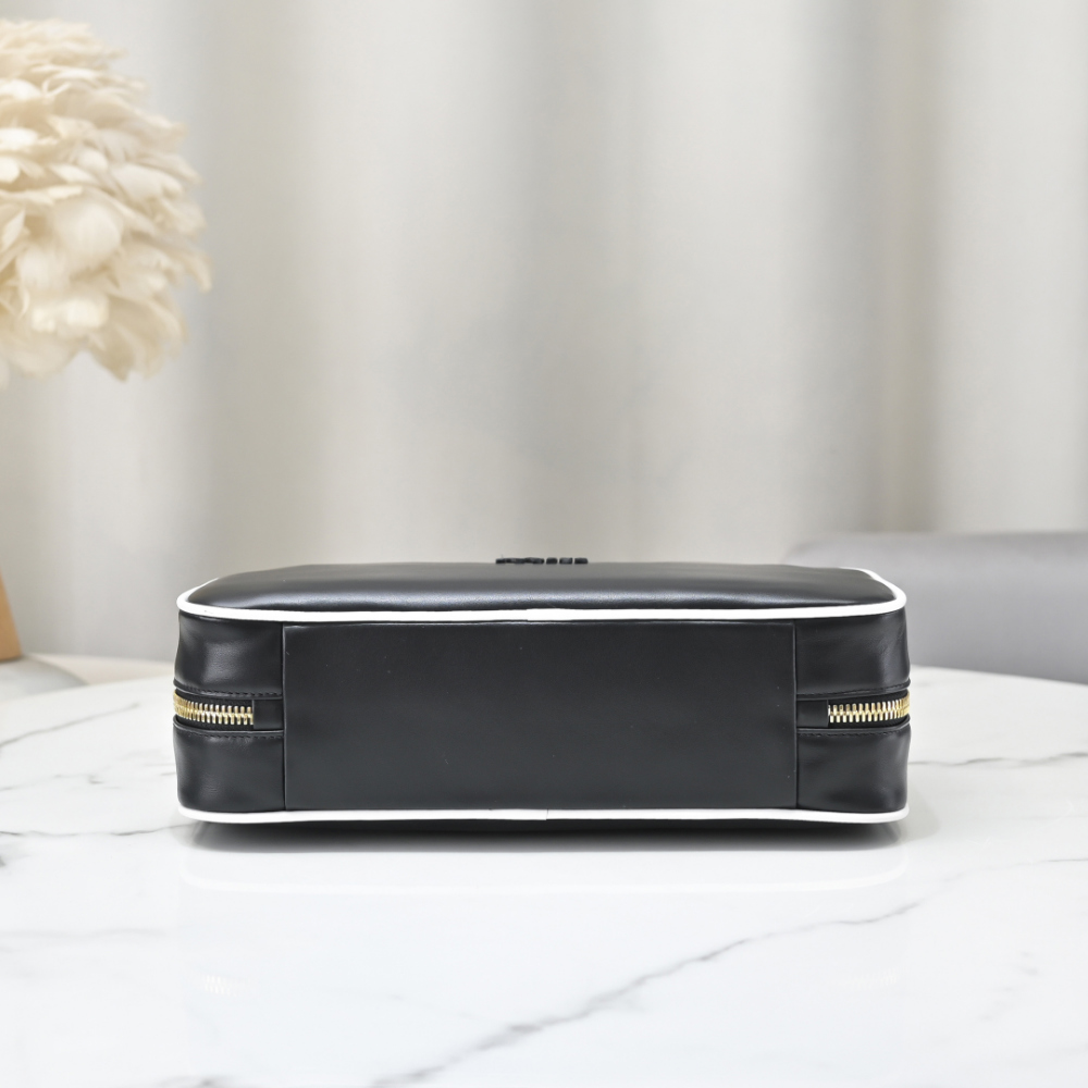 미우미우 Beau Leather Top Handle