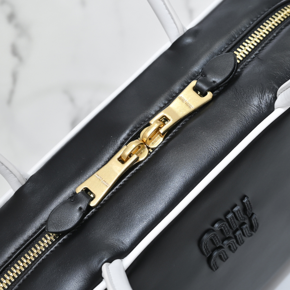 미우미우 Beau Leather Top Handle