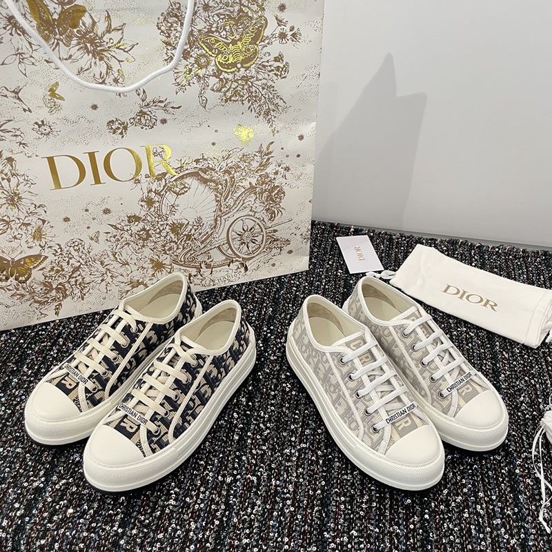 디올 오블리크 자수 스니커즈