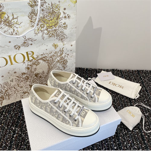 디올 오블리크 자수 스니커즈