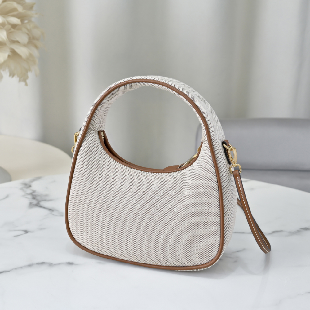 미우미우 Wander Canvas And Leather