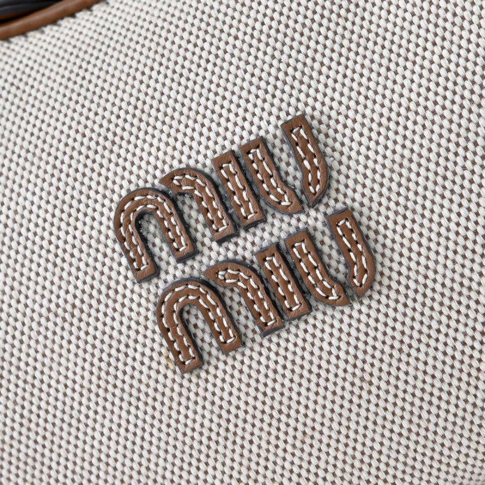 미우미우 Wander Canvas And Leather