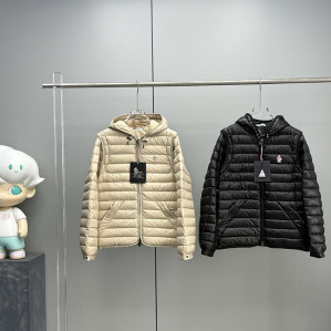 몽클레어 카루라 Karura 숏 다운 패딩 자켓