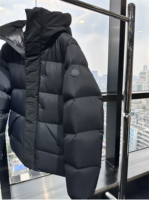 몽클레어 마데이라 Madeira 숏 다운 패딩 자켓 2컬러