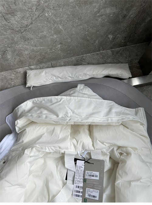 캐나다구스 패러다임 칠리왁 봄버 자켓