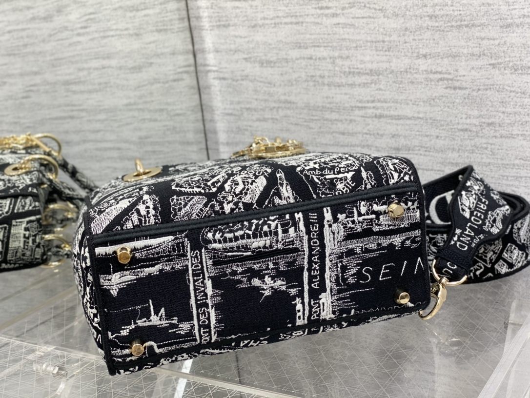 디올 블랙 화이트 Plan de Paris 레이디 D-LITE 미디엄 백 24*20*11CM