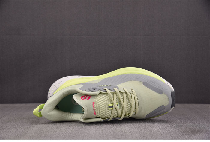 룰루레몬 블리스필 트레일 러닝 슈즈 DEWY/SILVER DROP/FADED ZAP