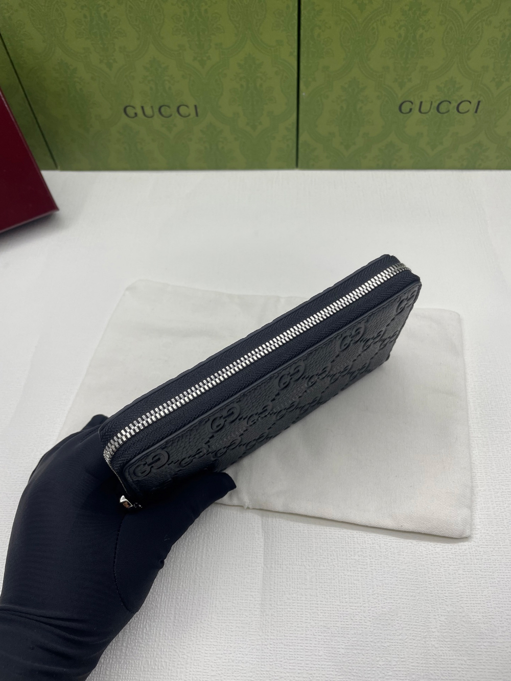 Gucci 835003