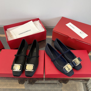 페레가모 뉴 바라 플레이트 발레플랫