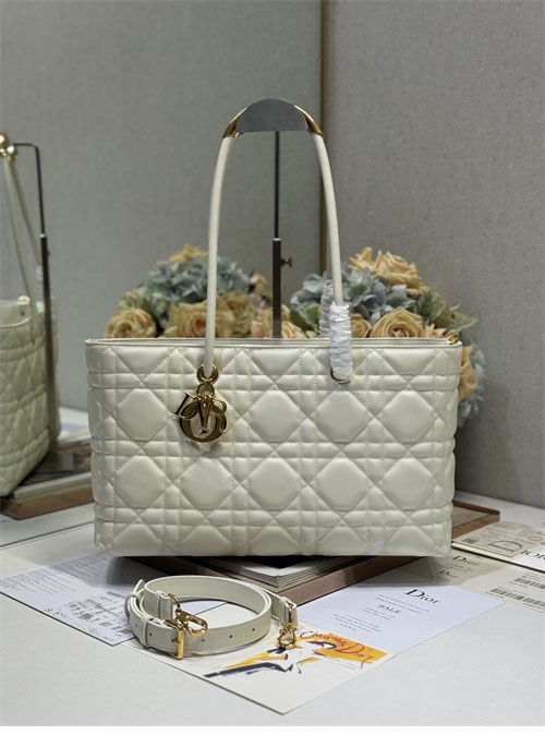 디올 뚜주흐 백 스몰 화이트 매크로 까나쥬