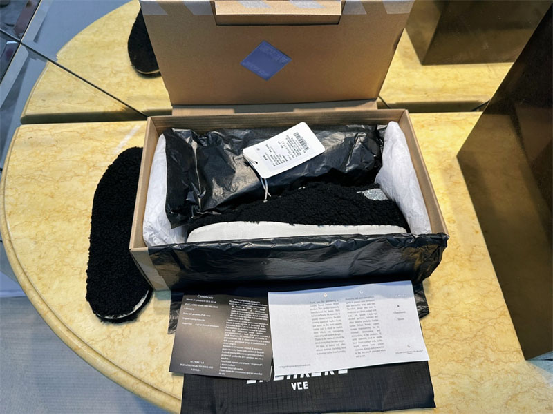 골든구스 슈퍼스타 글리터 시어링 로우탑 스니커즈