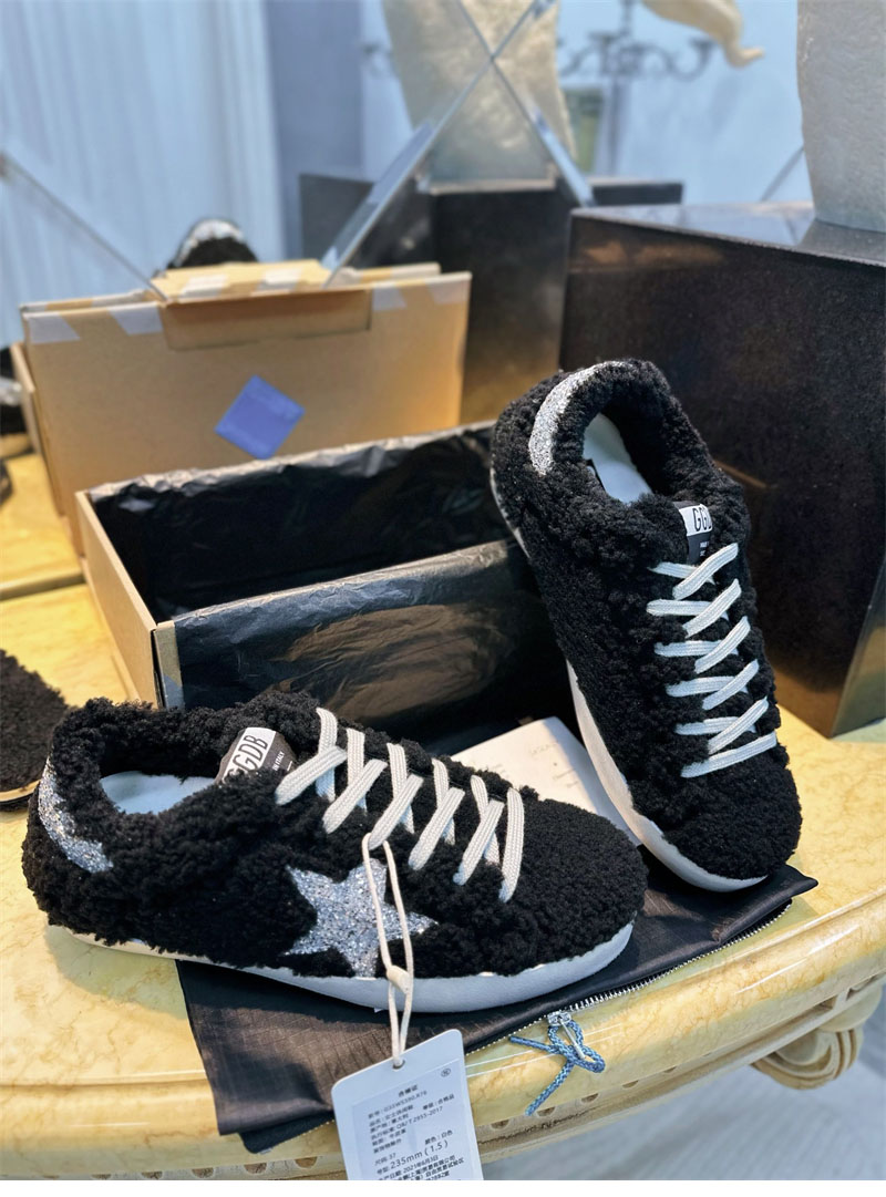 골든구스 슈퍼스타 글리터 시어링 로우탑 스니커즈