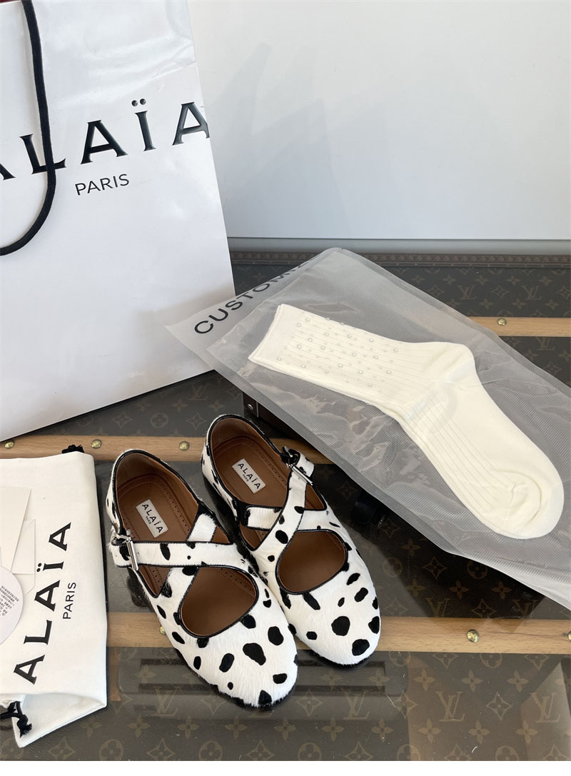 알라이아 크리스 크로스 레오파드 헤어카프 발레리나 슈즈