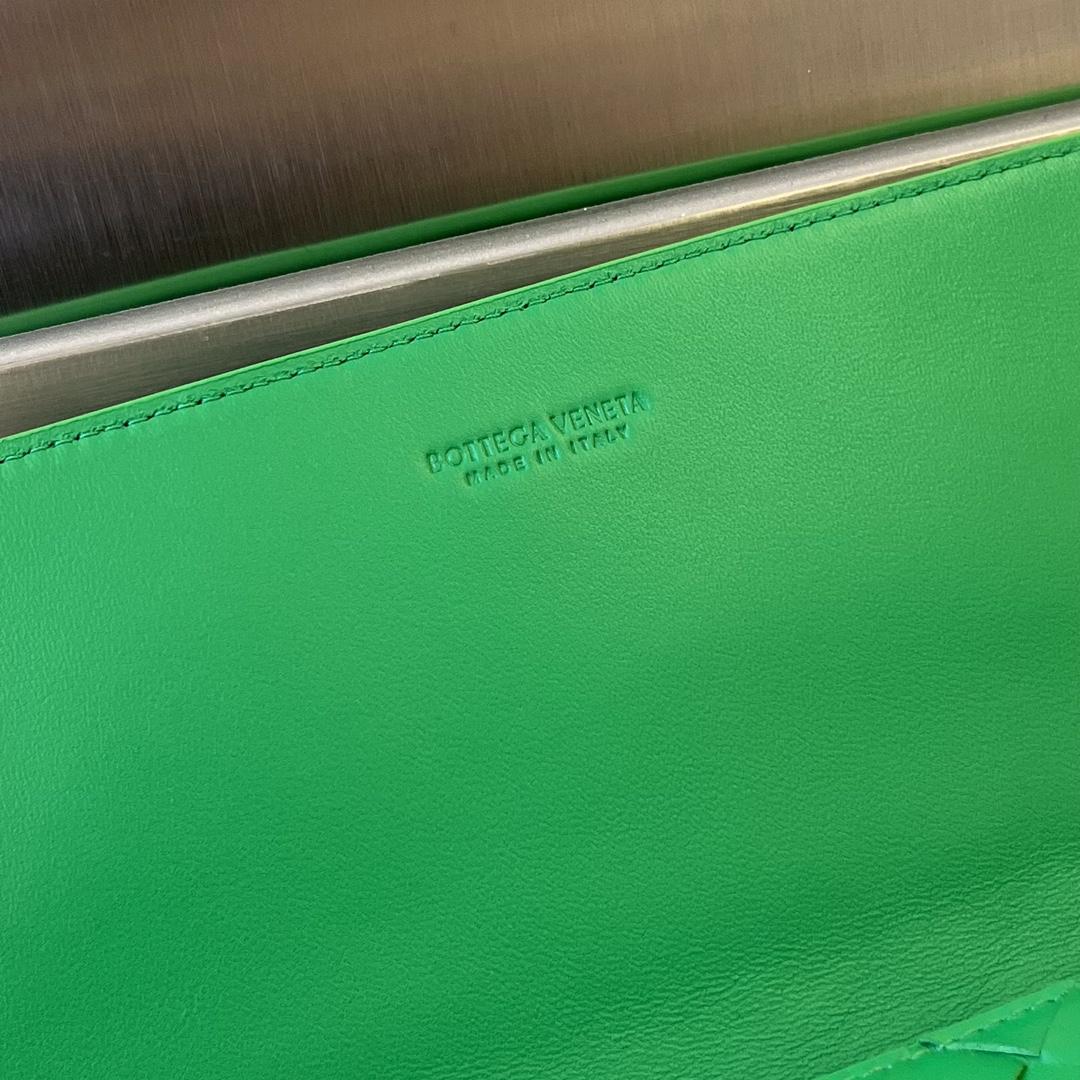 보테가 베네타 intrecio Flap Pouch