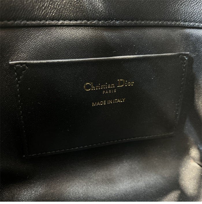 디올 뚜주흐 스몰 버티컬 토트백 블랙 매크로까나쥬