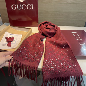 구찌 보르도 크리스털 장식 GG 울 스카프