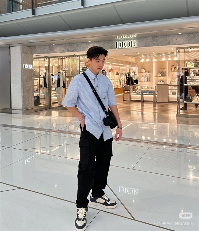 디올 Couture 꾸뛰르 은방울꽃 자수 스트라이프 반팔 셔츠