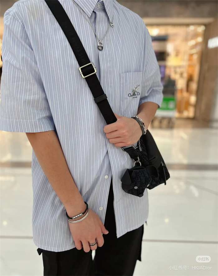 디올 Couture 꾸뛰르 은방울꽃 자수 스트라이프 반팔 셔츠