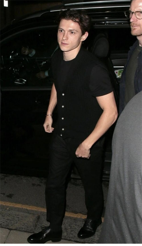 루이비통 v넥 메리노 울 케이블 베스트