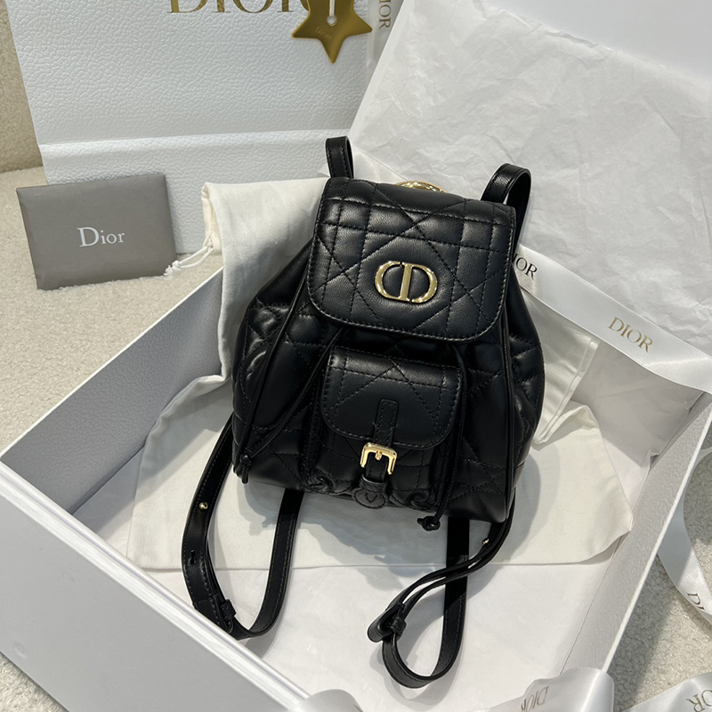 디올 카로 스몰 백팩 블랙 매크로까나쥬