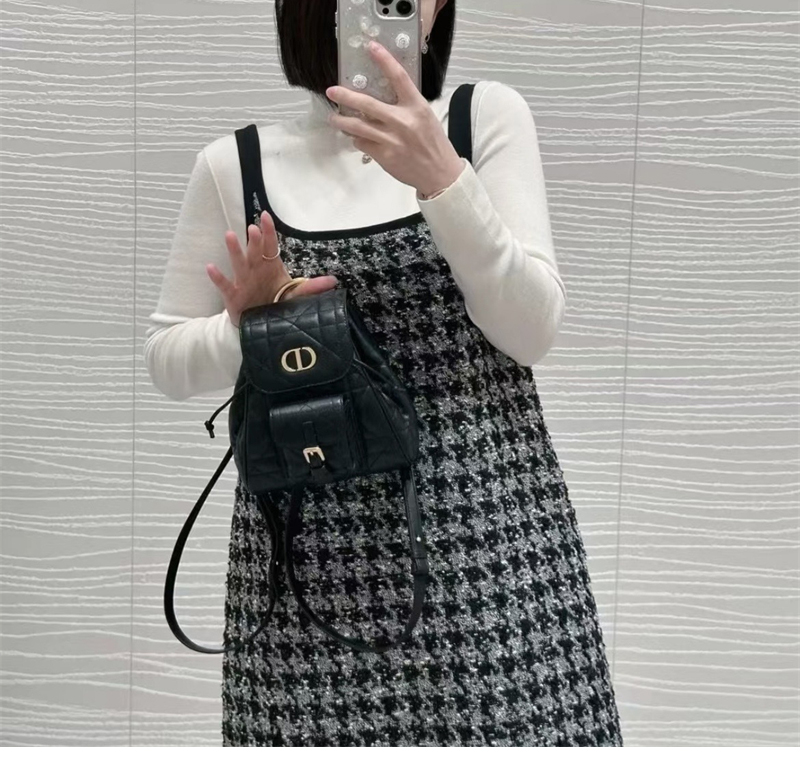 디올 카로 스몰 백팩 블랙 매크로까나쥬