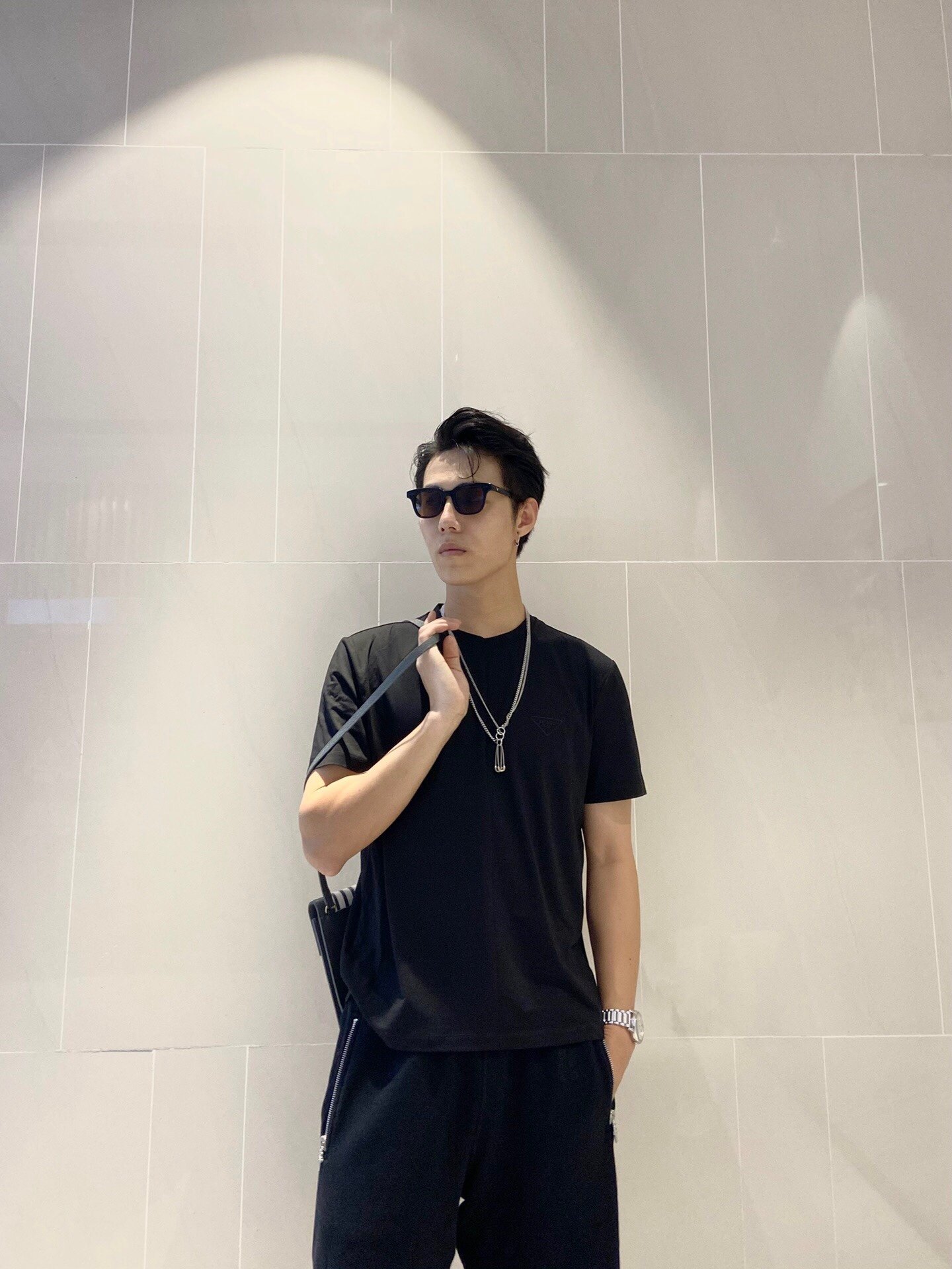 프라다 트라이앵글 자수 로고 반팔 티셔츠 “3COLOR”