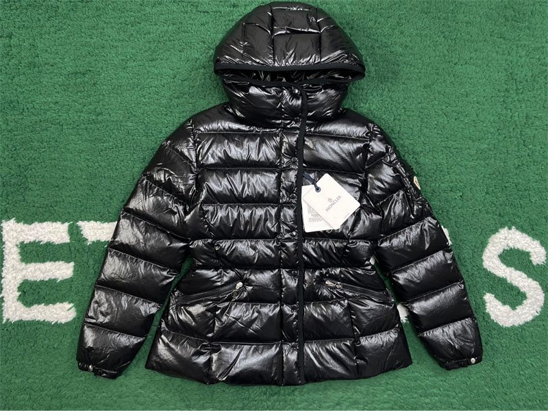 몽클레어 Barante 바란테 후드 숏 다운 패딩 자켓