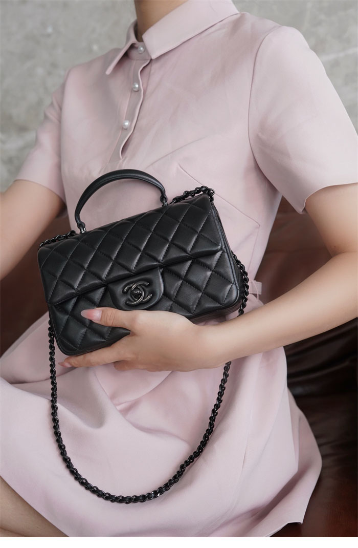 샤넬 뉴미니 CF 탑핸들 쏘블랙