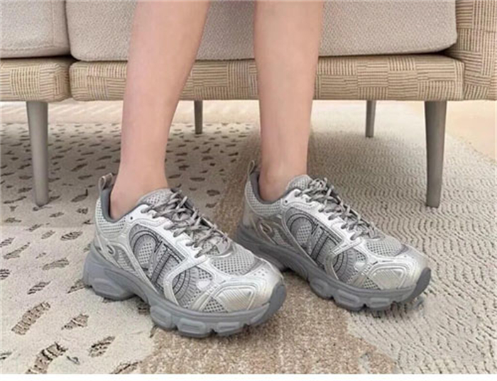 디올 24 크로노 여성 스니커즈