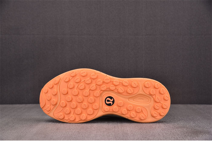 룰루레몬 블리스필 트레일 러닝 슈즈 라이트 LIGHT VAPOR/BONE/FLORID ORANGE