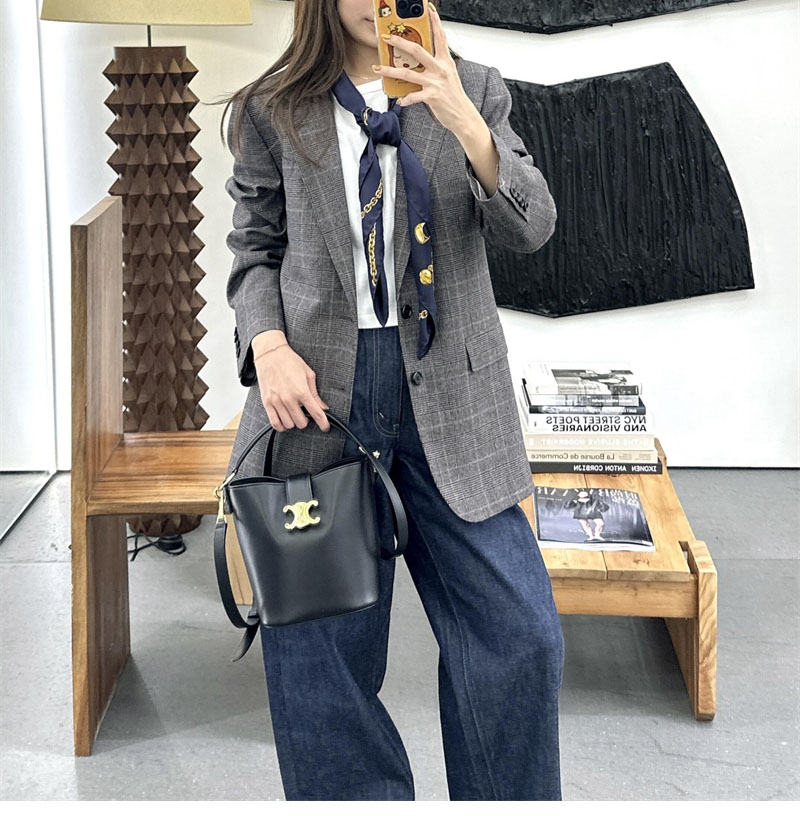 셀린느 루이즈 스몰 숄더백 소프트 카프스킨 119713