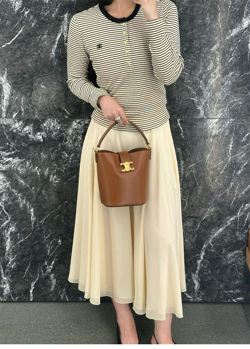 셀린느 루이즈 스몰 숄더백 소프트 카프스킨 119713