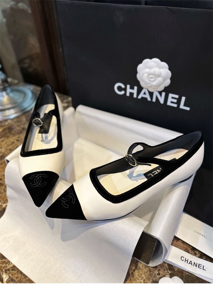 샤넬 22k 포인트 플랫 메리제인 슈즈